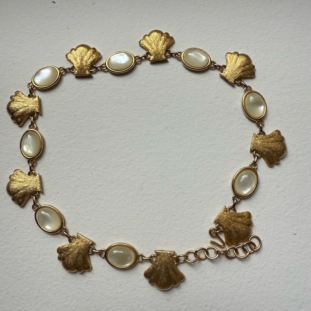 Vintage Monet Rare Runway Necklace with Faux Moonstone & Textured Gilt Seashells - Picture 6 of 7